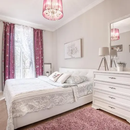 Apartament Супер Центр,Ленинградская 3, 2 Спальни Mińsk